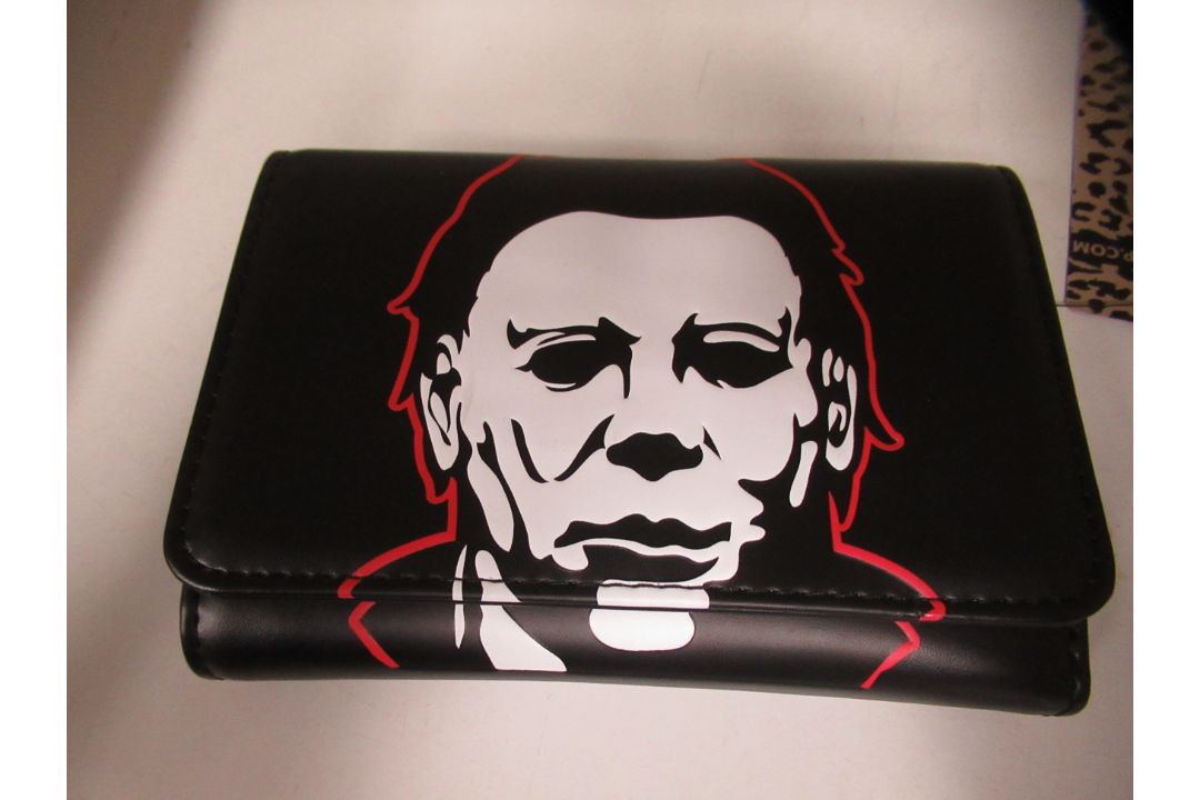Box of faux leather goods including compacts, coffin wallet, coin pouches etc - Image 3 of 7