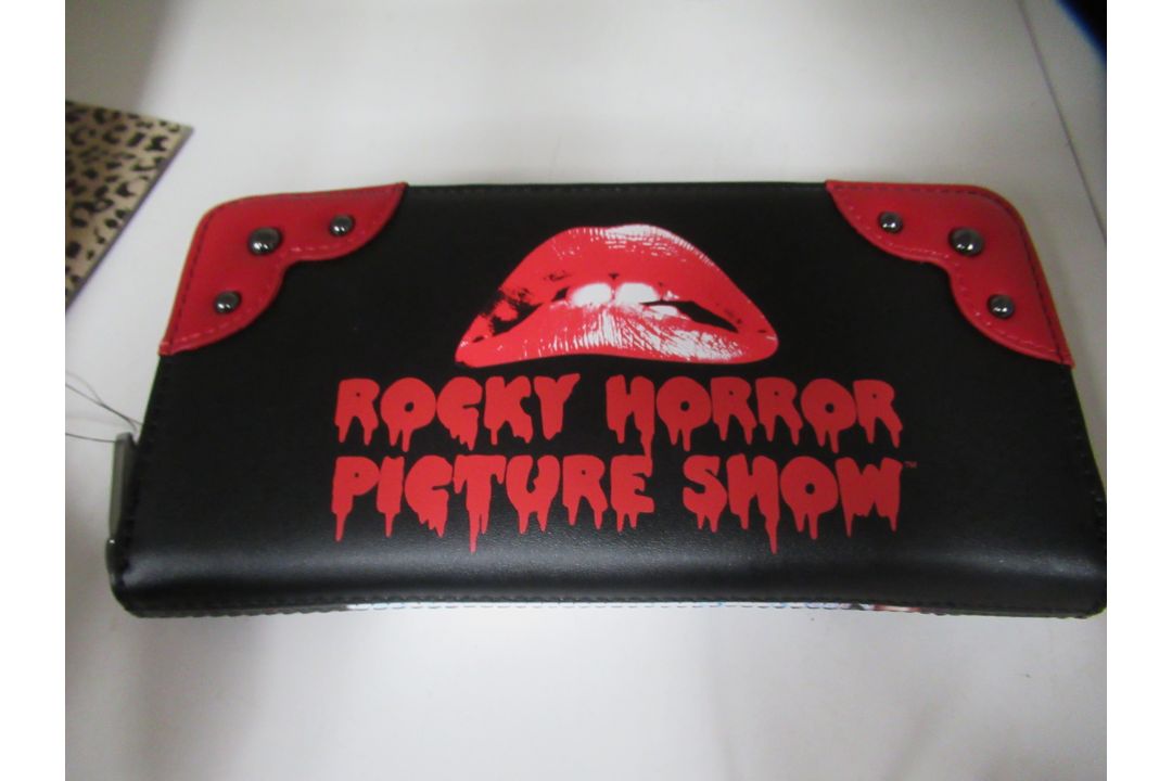 Box of faux leather goods including compacts, coffin wallet, coin pouches etc - Image 7 of 7