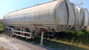 Grau triple axle silo tanker fitted blower unit