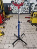 Treadle operated hydraulic telescopic Jack