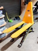Manutan 1000kg capacity high rise manual pallet truck (2020)
