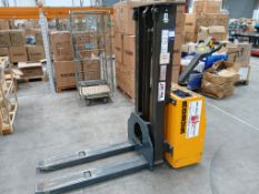 Robur SBE2510 Electric Stacker Truck (Serial Number 06F02312, Year 2006, SWL 1000KG)