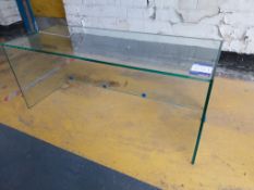 Glass display unit 1000mm(L) x 400mm(D) x 410mm(H)