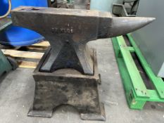 Cast iron 77kg anvil on anvil stand