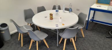 Circular Table with 8x Dining Chairs