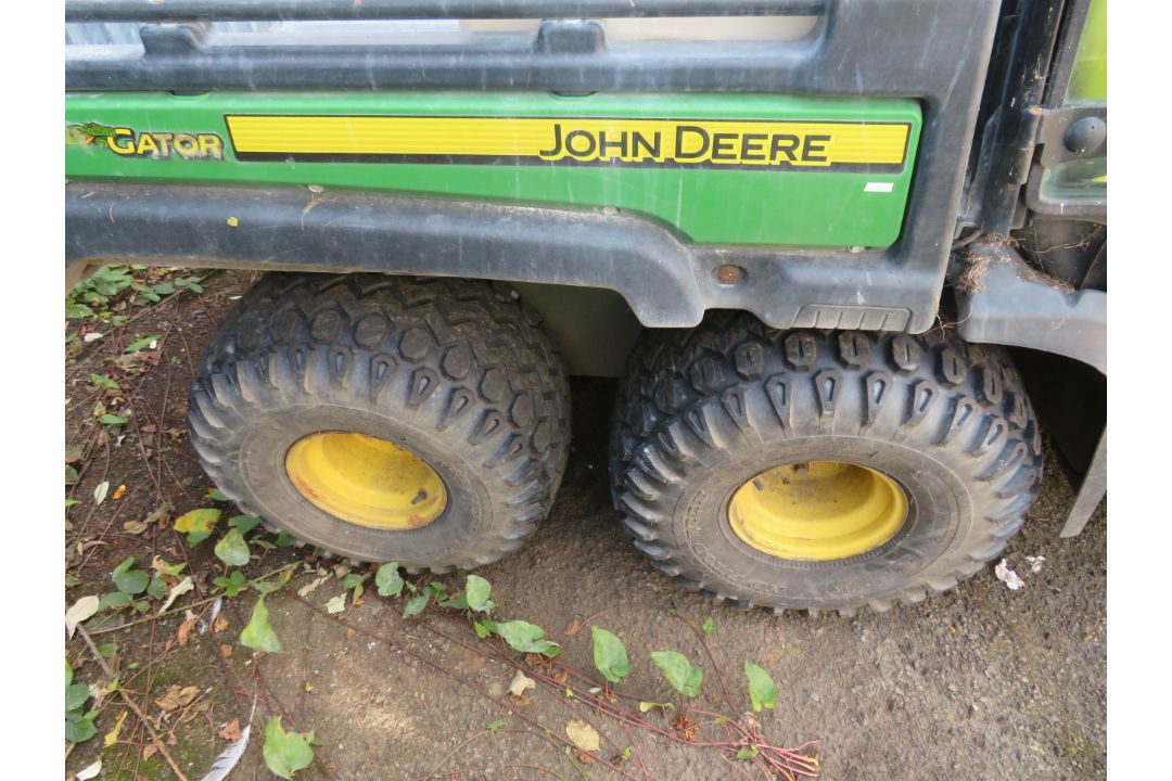 2014 John Deere Six Wheel (4X2) Gator with Cab and White Lining Equipment YY63 PKA. - Image 4 of 10