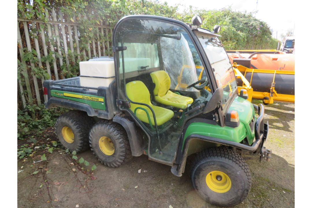 2014 John Deere Six Wheel (4X2) Gator with Cab and White Lining Equipment YY63 PKA. - Image 2 of 10