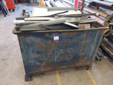 Metal stillage and contents of metal cut offs