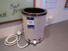 Warmer container for soup