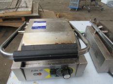 ADEXA EGD-10A Panini Grill, Smooth Top Plate