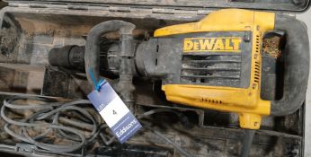 DeWalt D25899 GB 230v Electric Breaker