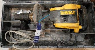 DeWalt D25899 GB 230v Electric Breaker