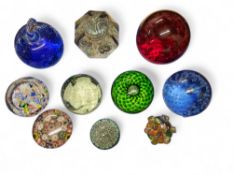 Glassware - a millefiori domed paperweight, 6.25cm diam;  others, bubble inclusions;  etc (10)
