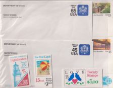 Stamps- A collection of USA difinitive and commemorative Year Books 1982-1990 many with stamps in