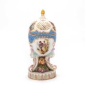 A DRESDEN POT-POURRI, EARLY 20TH CENTURY