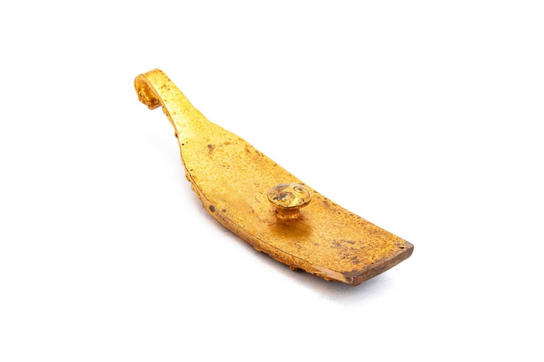 A CHINESE GILT-BRONZE AND JADE BELT HOOK - Image 2 of 10