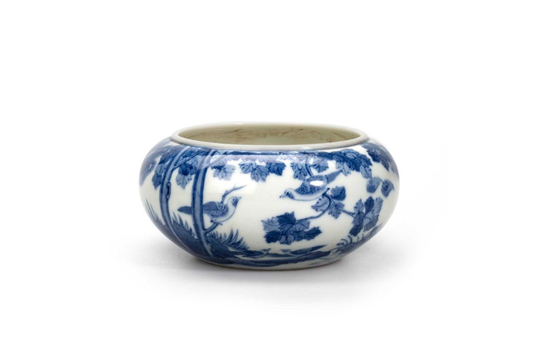 A 19TH CENTURY CHINESE BLUE AND WHITE CENSER - Image 2 of 10