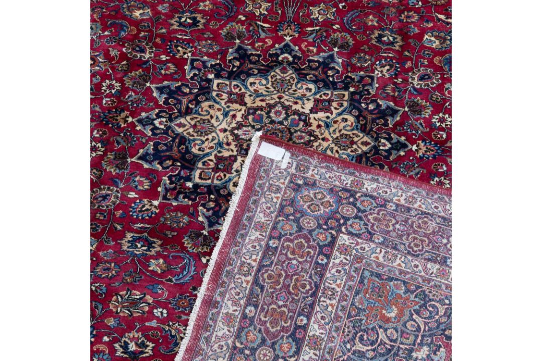 A PERSIAN MASHAD CARPET - Image 2 of 3