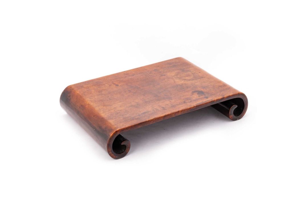 A CHINESE HUANGHUALI SCROLL-END STAND, QING DYNASTY - Image 1 of 11