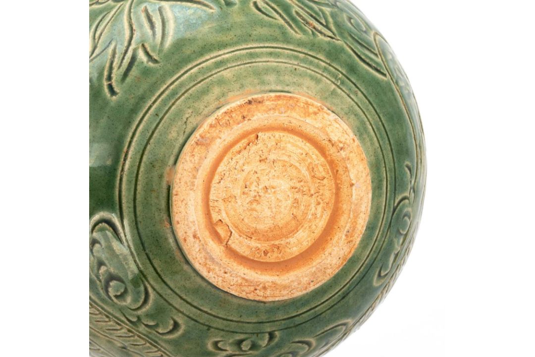 A CHINESE MOULDED CELADON CENSER - Image 4 of 4
