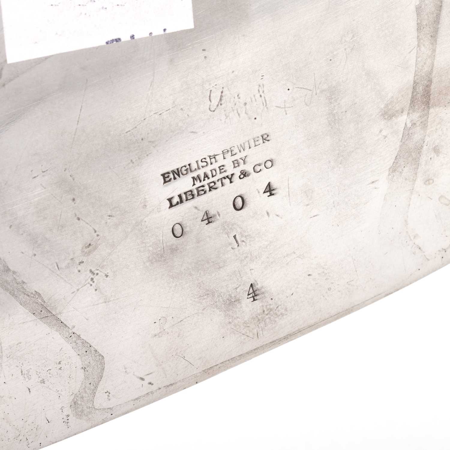 ARCHIBALD KNOX (1864-1933) FOR LIBERTY & CO, A TUDRIC PEWTER AND ENAMEL INKWELL - Image 4 of 4