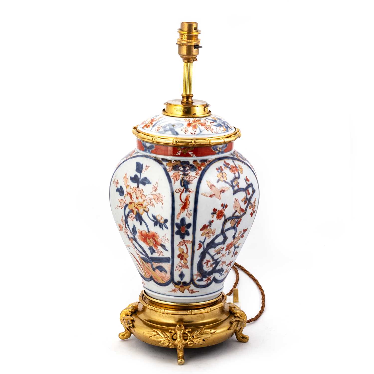 A GILT-METAL MOUNTED IMARI TABLE LAMP, 19TH CENTURY - Image 2 of 2