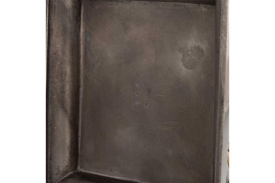 DAVID VEASEY FOR LIBERTY & CO, A VERY RARE TUDRIC PEWTER AND COPPER BISCUIT BOX - Image 3 of 3