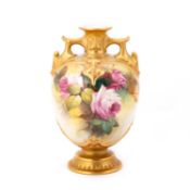 A ROYAL WORCESTER VASE BY REGINALD AUSTIN, DATED 1920
