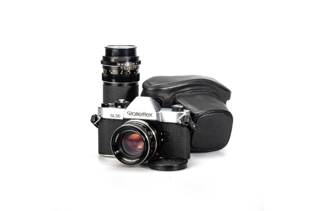 A ROLLEIFLEX SL35 SLR CAMERA - Image 1 of 5