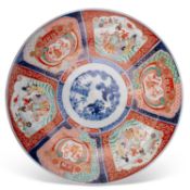 A LARGE JAPANESE IMARI CHARGER, 19TH CENTURY