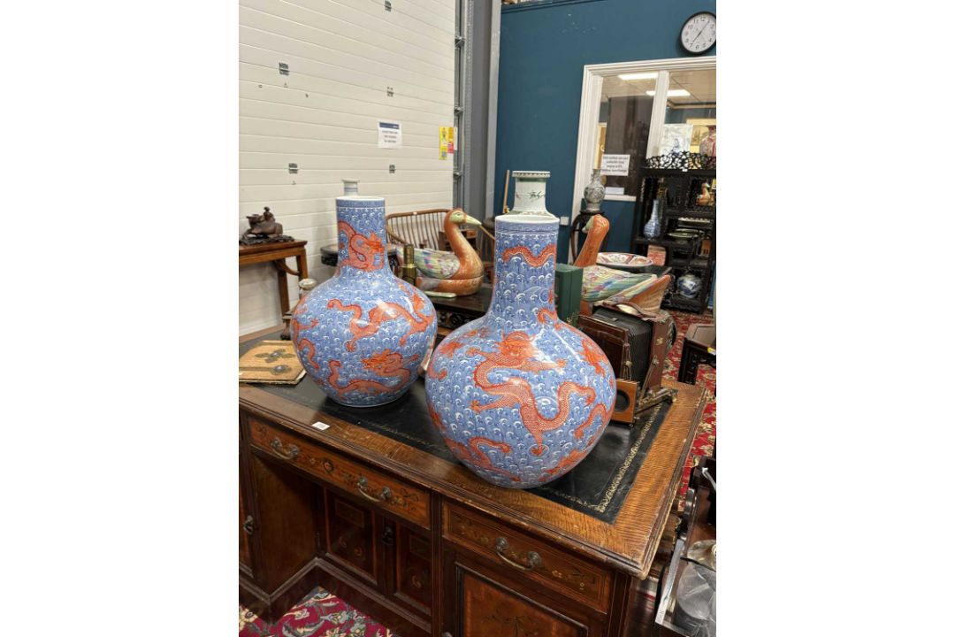 A LARGE PAIR OF CHINESE UNDERGLAZE BLUE AND IRON-RED DRAGON VASES, TIANQIUPING - Image 6 of 8