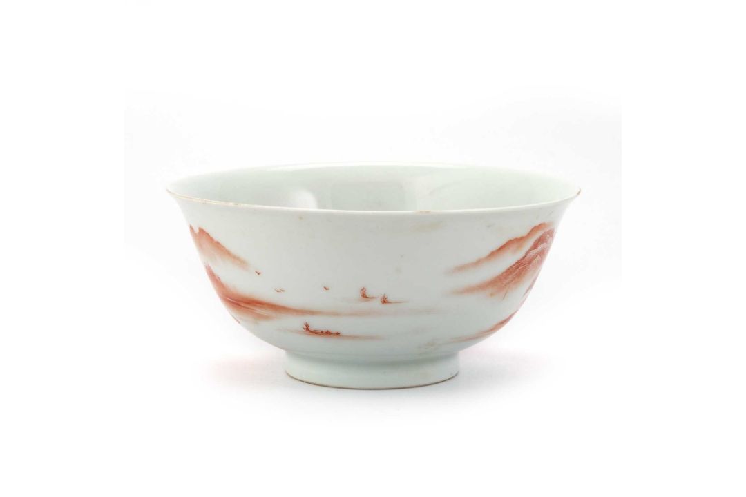A CHINESE IRON-RED DECORATED 'LANDSCAPE' BOWL - Image 3 of 4