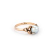 A 9 CARAT ROSE GOLD NATURAL SALTWATER PEARL RING