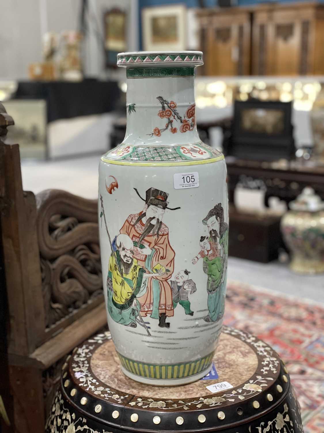 A CHINESE FAMILLE VERTE ROULEAU VASE - Image 7 of 9