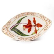 AN ENGLISH BOTANICAL PEDESTAL BOWL, PAINTED IN THE MANNER OF WILLIAM 'QUAKER' PEGG