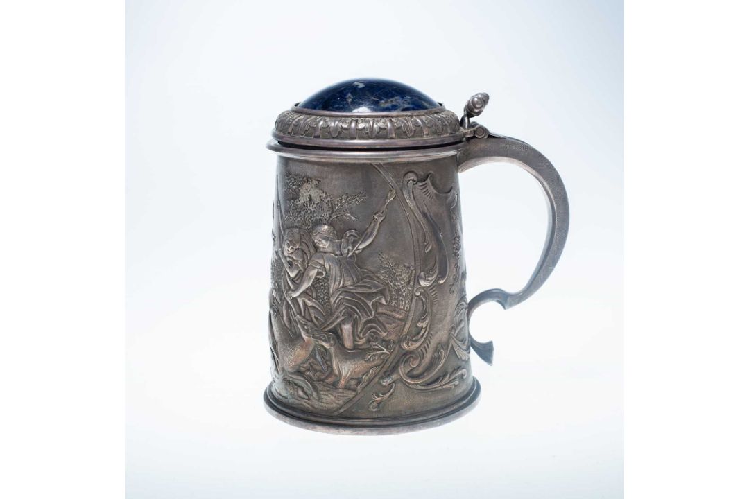 A 20TH CENTURY ITALIAN STERLING SILVER AND LAPIS LAZULI TANKARD - Image 2 of 3