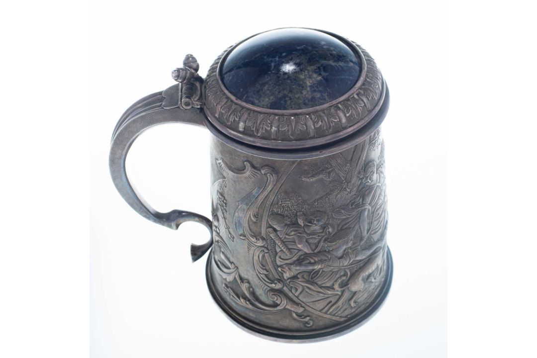 A 20TH CENTURY ITALIAN STERLING SILVER AND LAPIS LAZULI TANKARD - Image 1 of 3