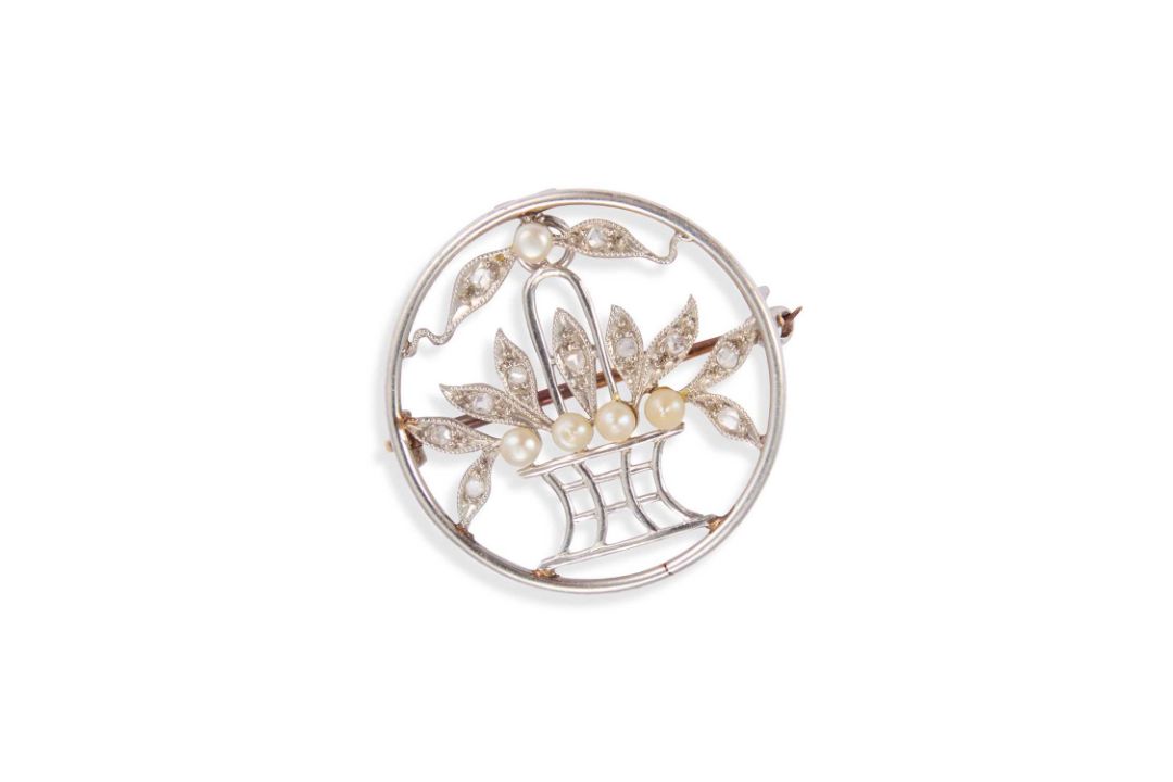 A SEED PEARL AND DIAMOND BROOCH - Image 1 of 2