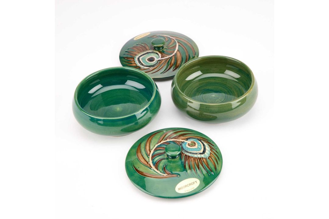 A PAIR OF MOORCROFT POTTERY POWDER BOWLS AND COVERS, DESIGNED BY SALLY TUFFIN FOR LIBERTY & CO - Image 5 of 6