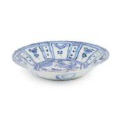 A BLUE AND WHITE KRAAK PORCELAIN DISH, WANI PERIOD