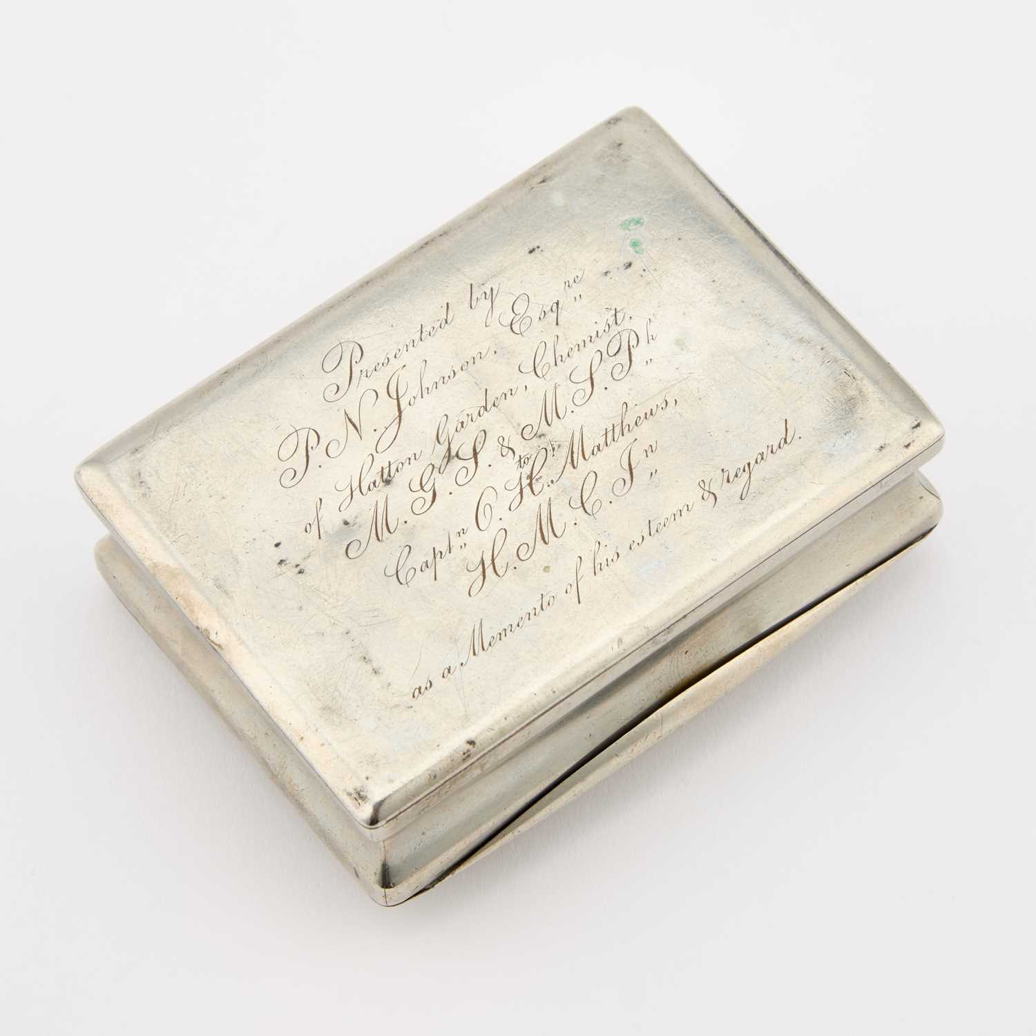 A 19TH CENTURY SILVER-PLATED SNUFF BOX - Image 3 of 4