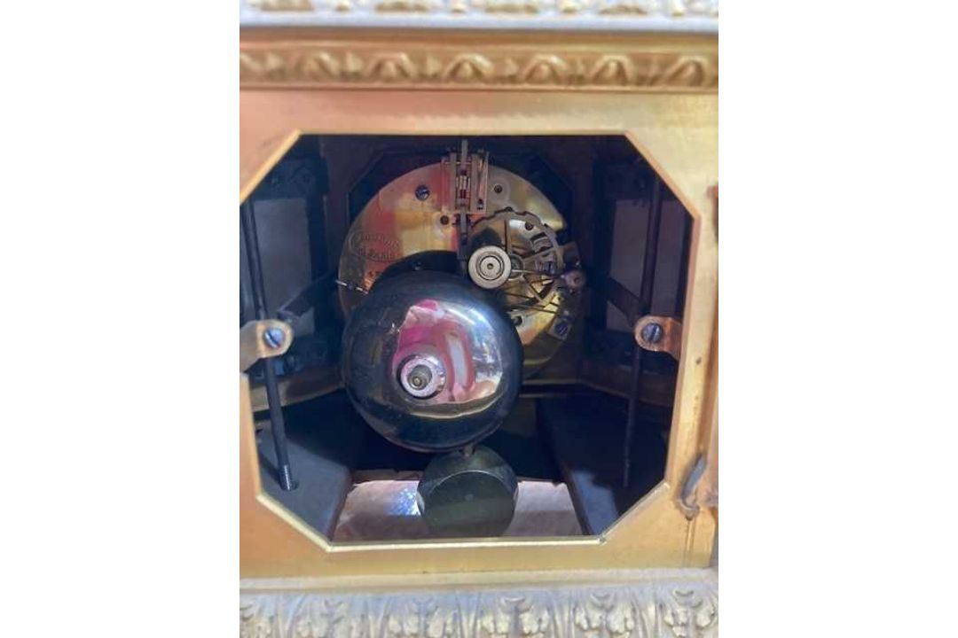 A 19TH CENTURY FRENCH GILT-METAL CLOCK GARNITURE - Image 6 of 9