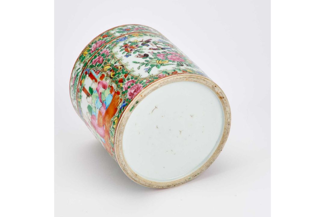 A CHINESE FAMILLE ROSE BRUSH POT, 19TH CENTURY - Image 4 of 8