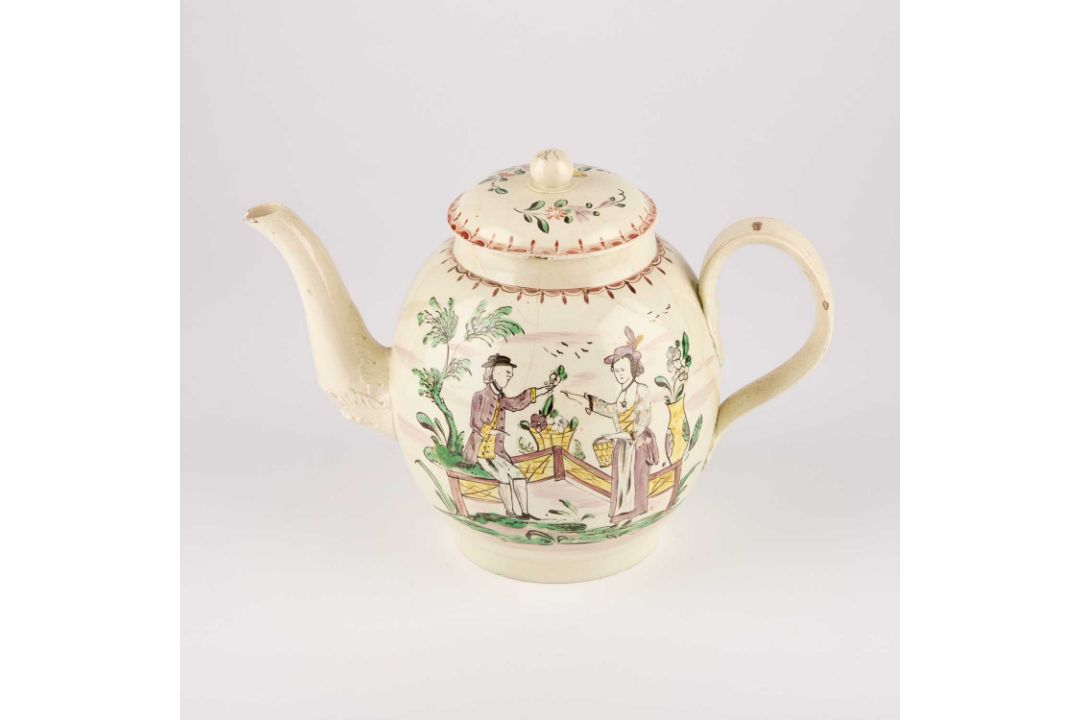 A LARGE LEEDS CREAMWARE TEAPOT AND COVER, CIRCA 1770 - Image 3 of 3