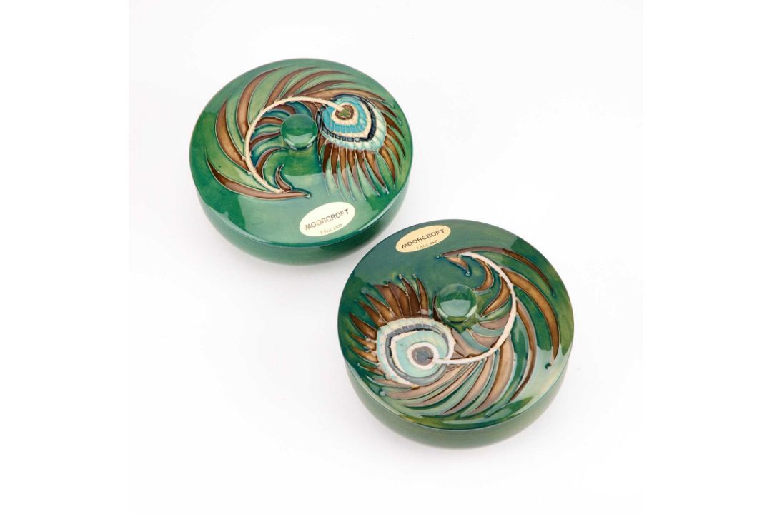 A PAIR OF MOORCROFT POTTERY POWDER BOWLS AND COVERS, DESIGNED BY SALLY TUFFIN FOR LIBERTY & CO - Image 3 of 6