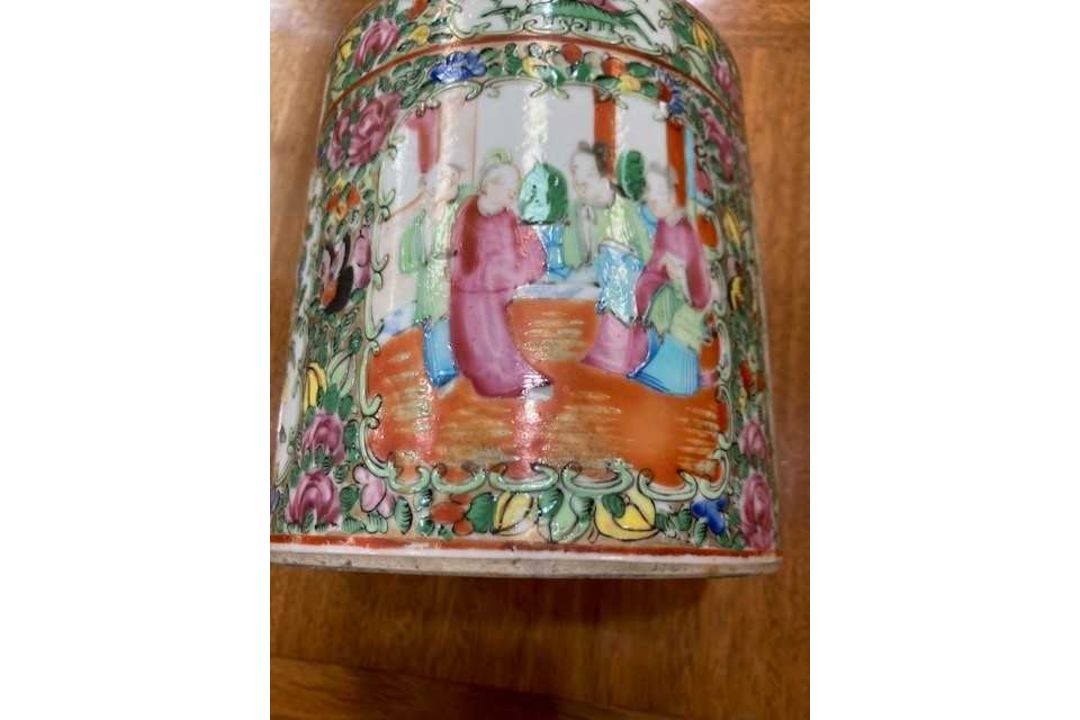 A CHINESE FAMILLE ROSE BRUSH POT, 19TH CENTURY - Image 7 of 8
