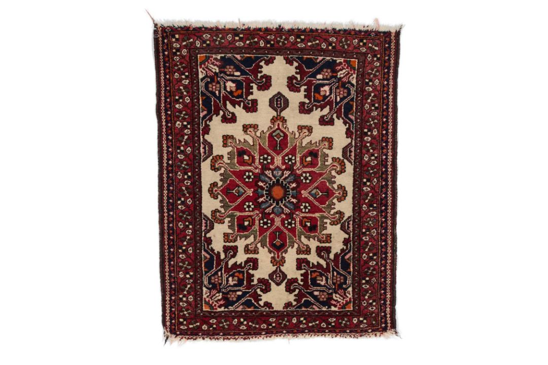 A PERSIAN TAFRESH RUG, CIRCA 1960 - Image 1 of 2