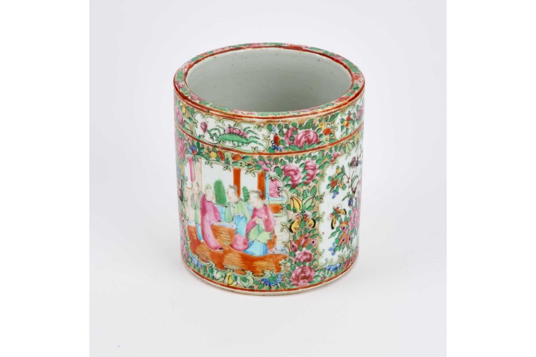A CHINESE FAMILLE ROSE BRUSH POT, 19TH CENTURY - Image 3 of 8