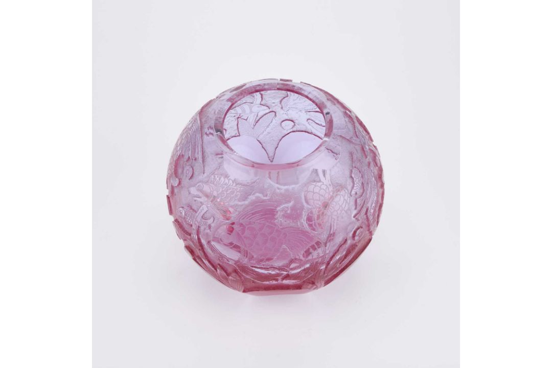 HEINRICH HUSSMANN FOR MOSER, AN ART DECO CAMEO CARVED DICHROIC GLASS AQUARIUM VASE, CIRCA 1927 - Image 2 of 5