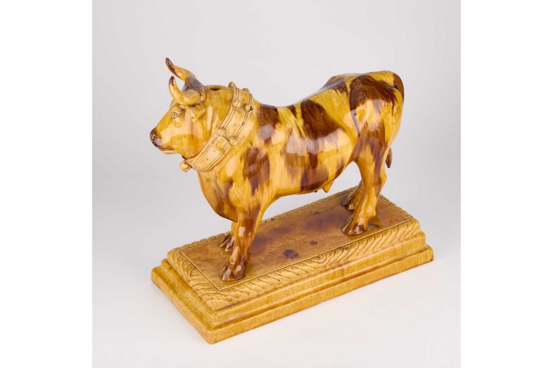 A LARGE PORTUGUESE POTTERY FLASK IN THE FORM OF A BULL, 19TH CENTURY - Image 3 of 4